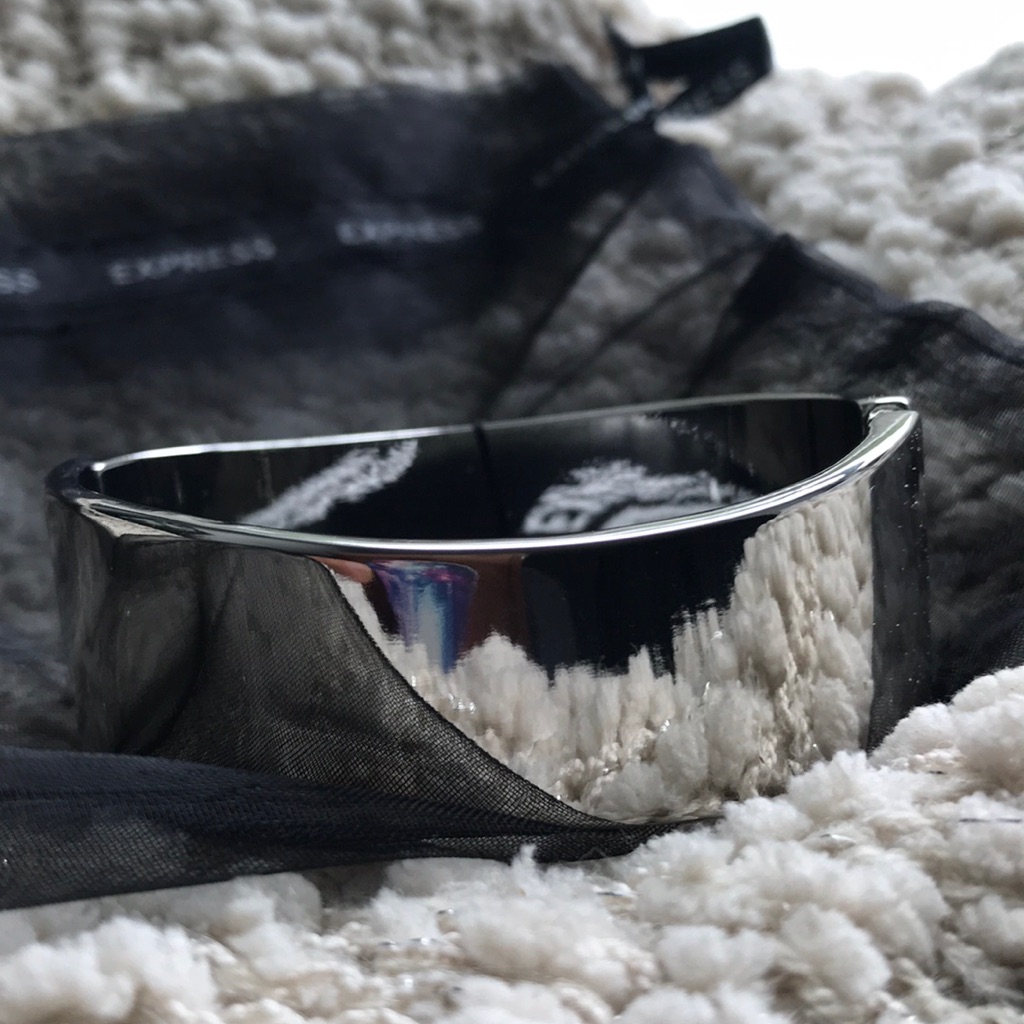 Wavy Hinged Bangle